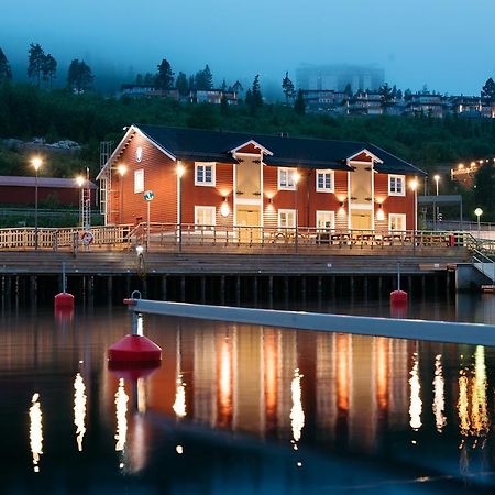 Oernskoeldsviks Gaesthamn Hostel Buitenkant foto