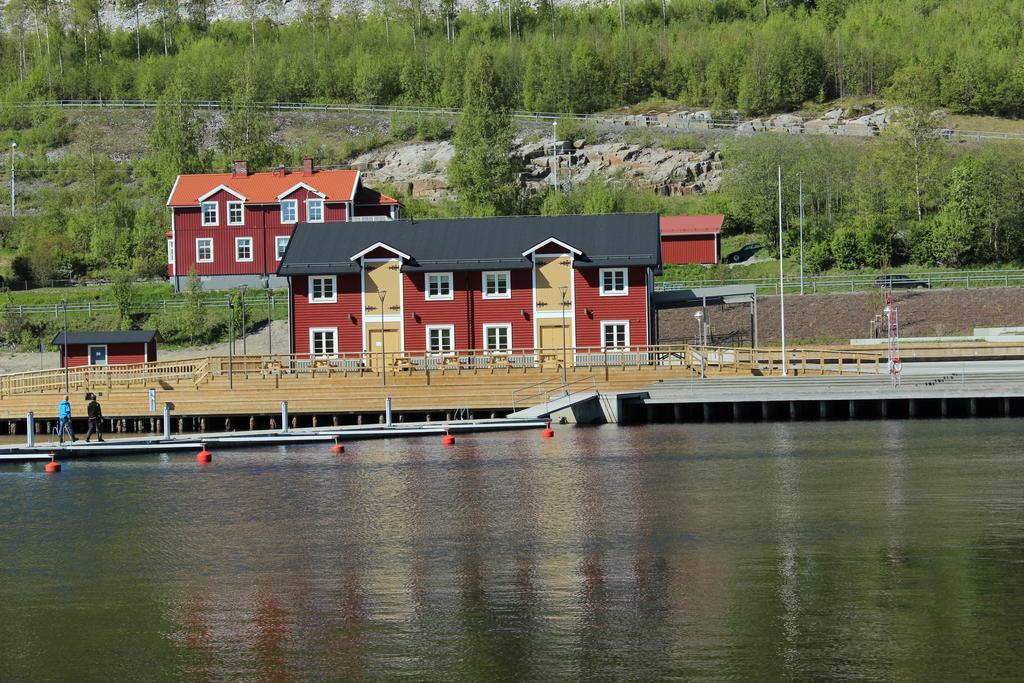 Oernskoeldsviks Gaesthamn Hostel Buitenkant foto