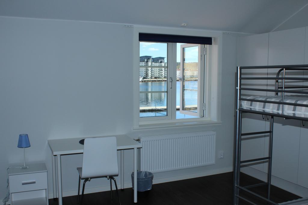 Oernskoeldsviks Gaesthamn Hostel Buitenkant foto
