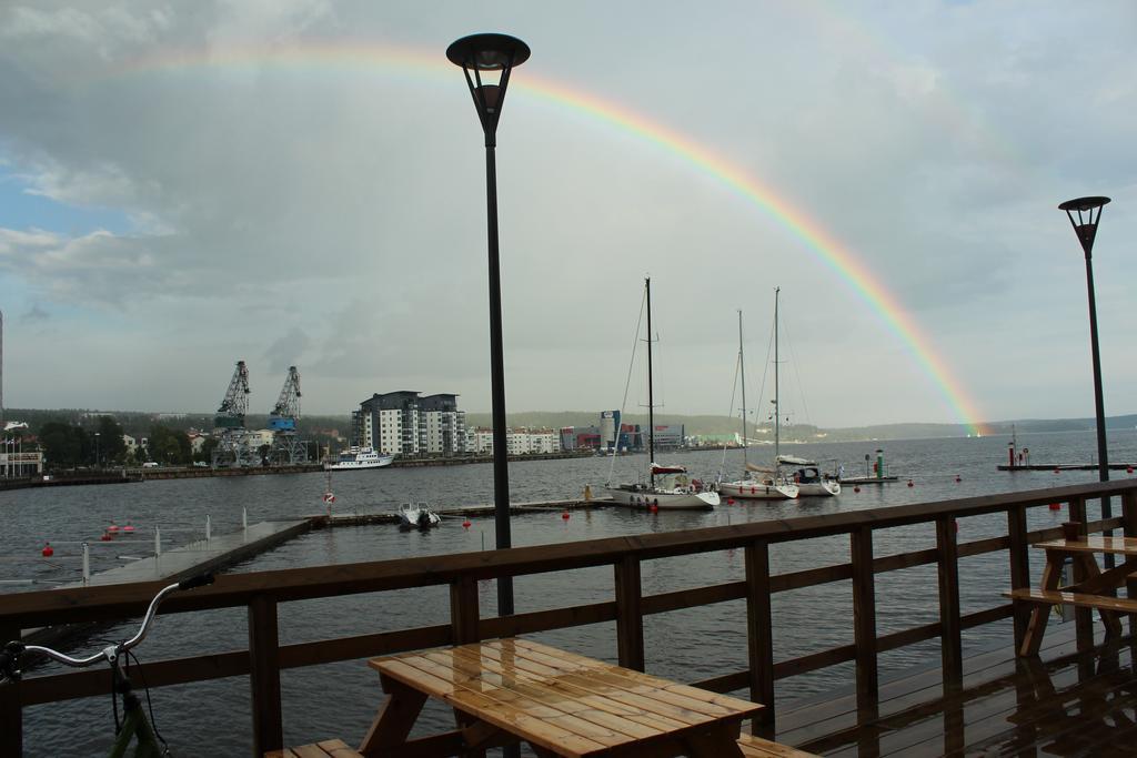 Oernskoeldsviks Gaesthamn Hostel Buitenkant foto