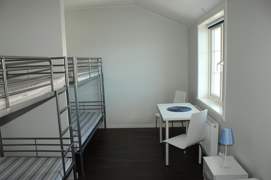 Oernskoeldsviks Gaesthamn Hostel Buitenkant foto