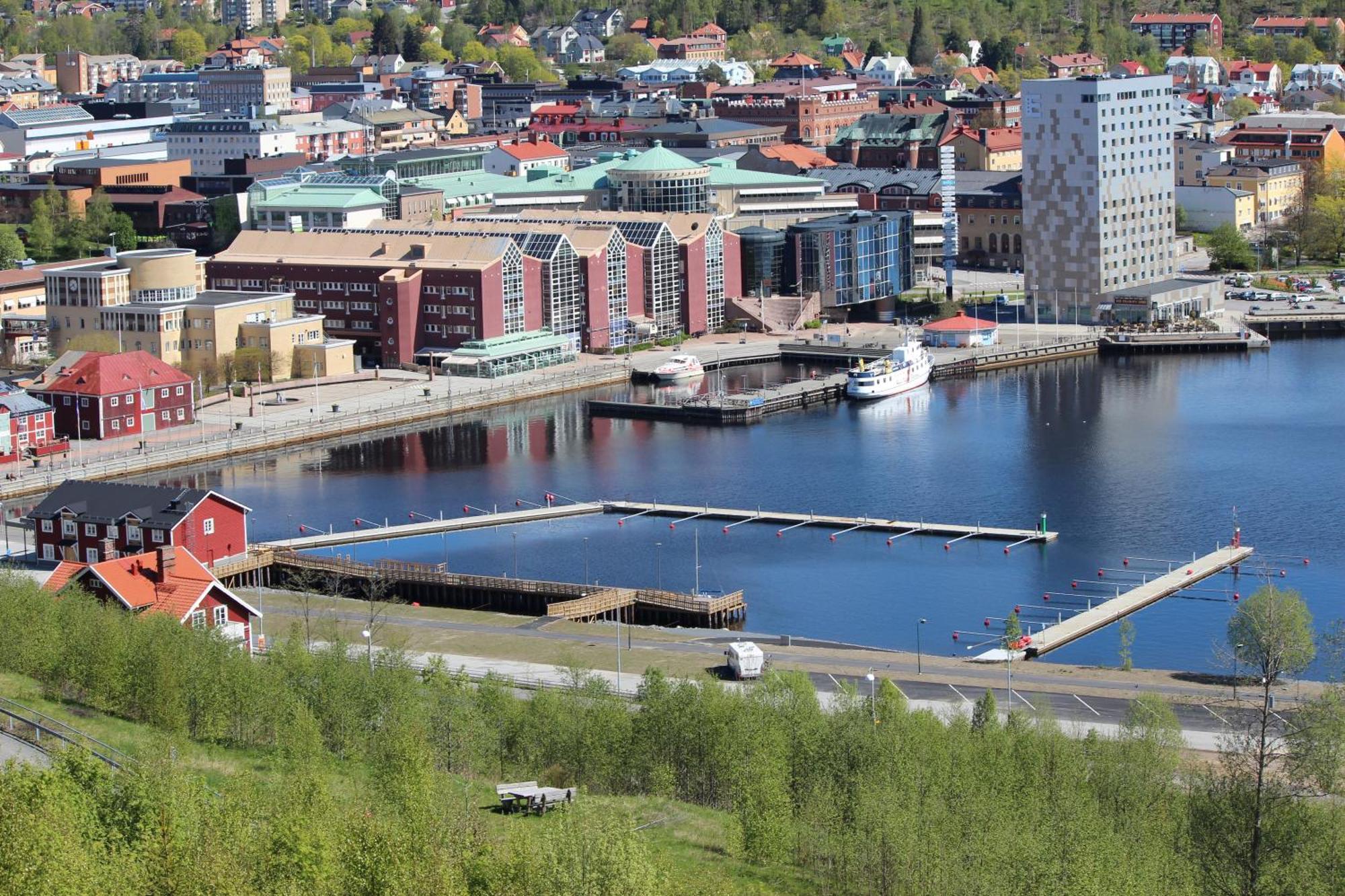 Oernskoeldsviks Gaesthamn Hostel Buitenkant foto